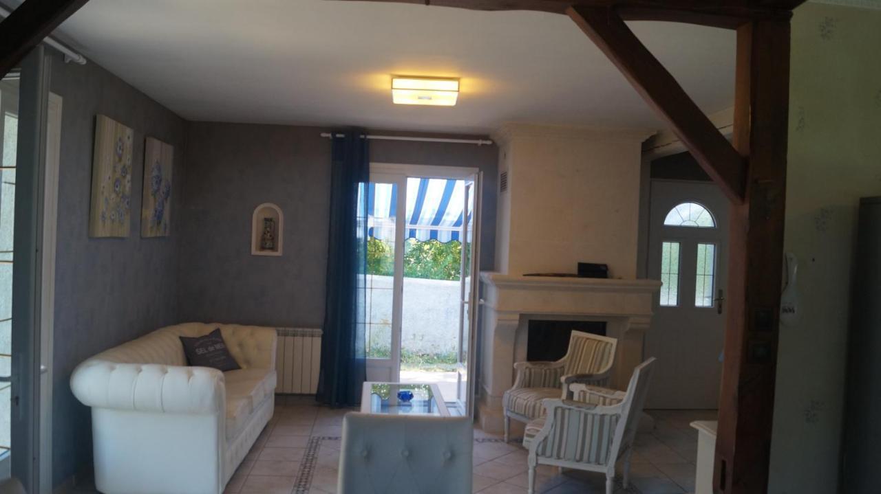 La Loumas Villa Charge ภายนอก รูปภาพ